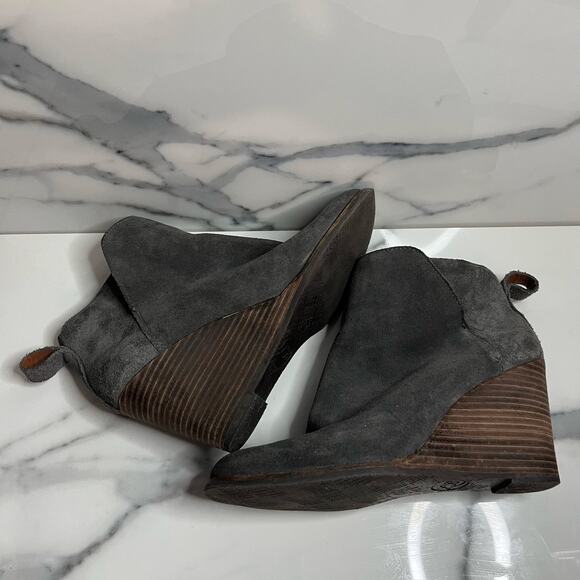 Lucky Brand | Minimalist Women's Gray Leather Yezzah Wedge Boot Sz 7 - Picture 7 of 8